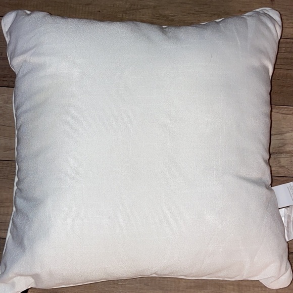 NWT Chris Madden Heirloom Embroidery White 18x18 throw accent decor pillow - Picture 6 of 10